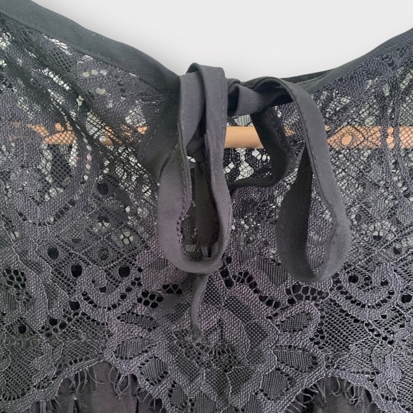 Xhilaration Lace Blouse - Picture 4 of 6